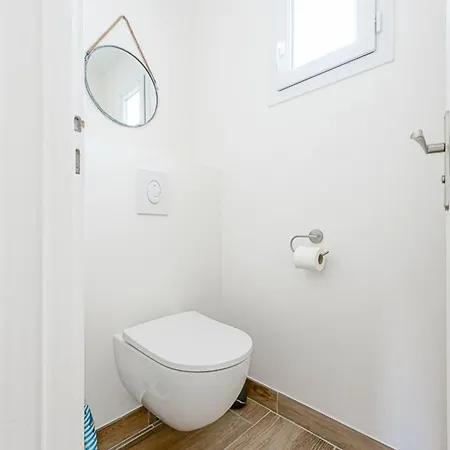 Maison Proche Pour 4 Pers. Avec Jardin A - Fr-1-835-28