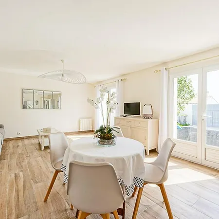 Maison Proche Pour 4 Pers. Avec Jardin A - Fr-1-835-28 Holiday home La Flotte